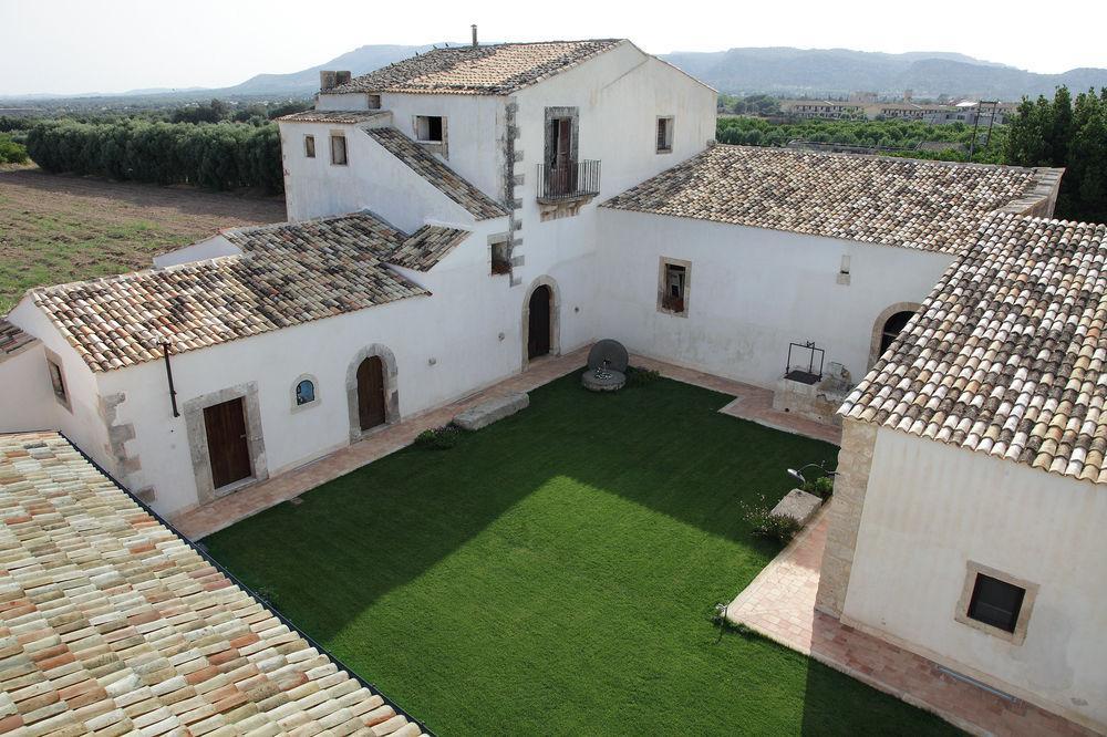 Casal Sikelio Aparthotel 4*