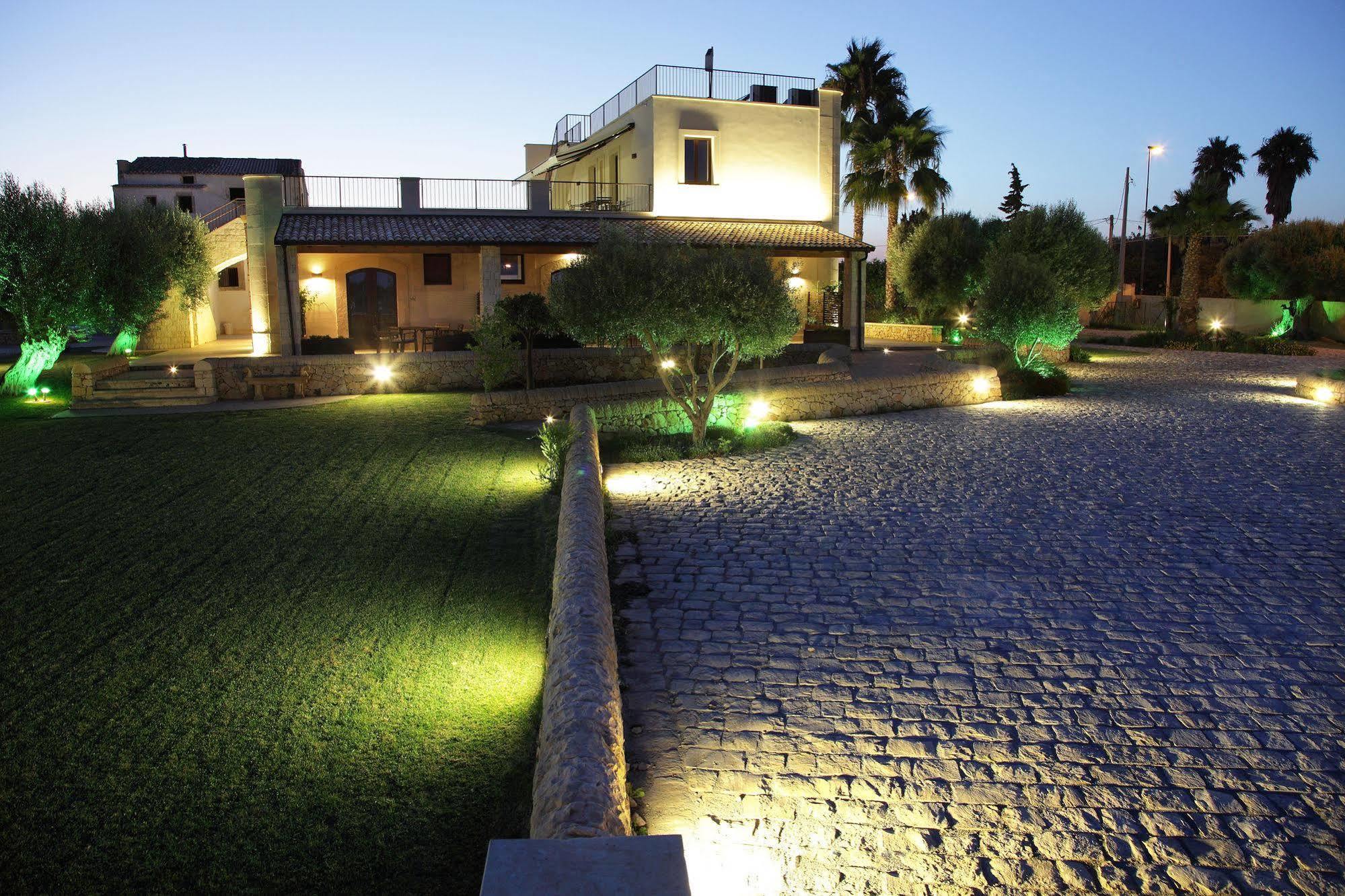 Aparthotel Casal Sikelio 4*