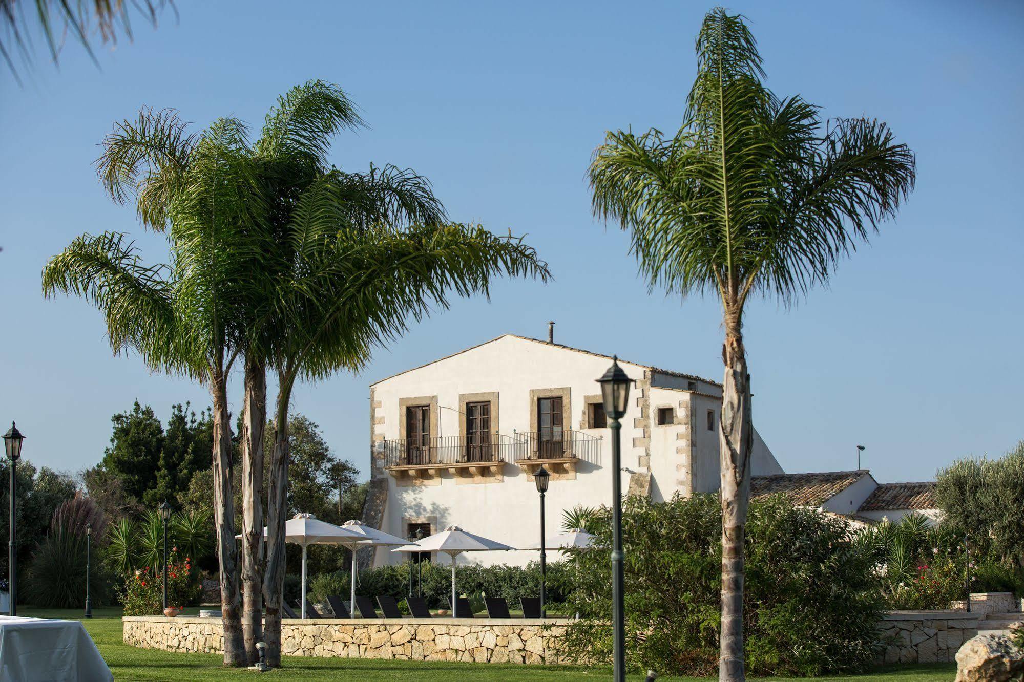 Casal Sikelio Aparthotel 4*