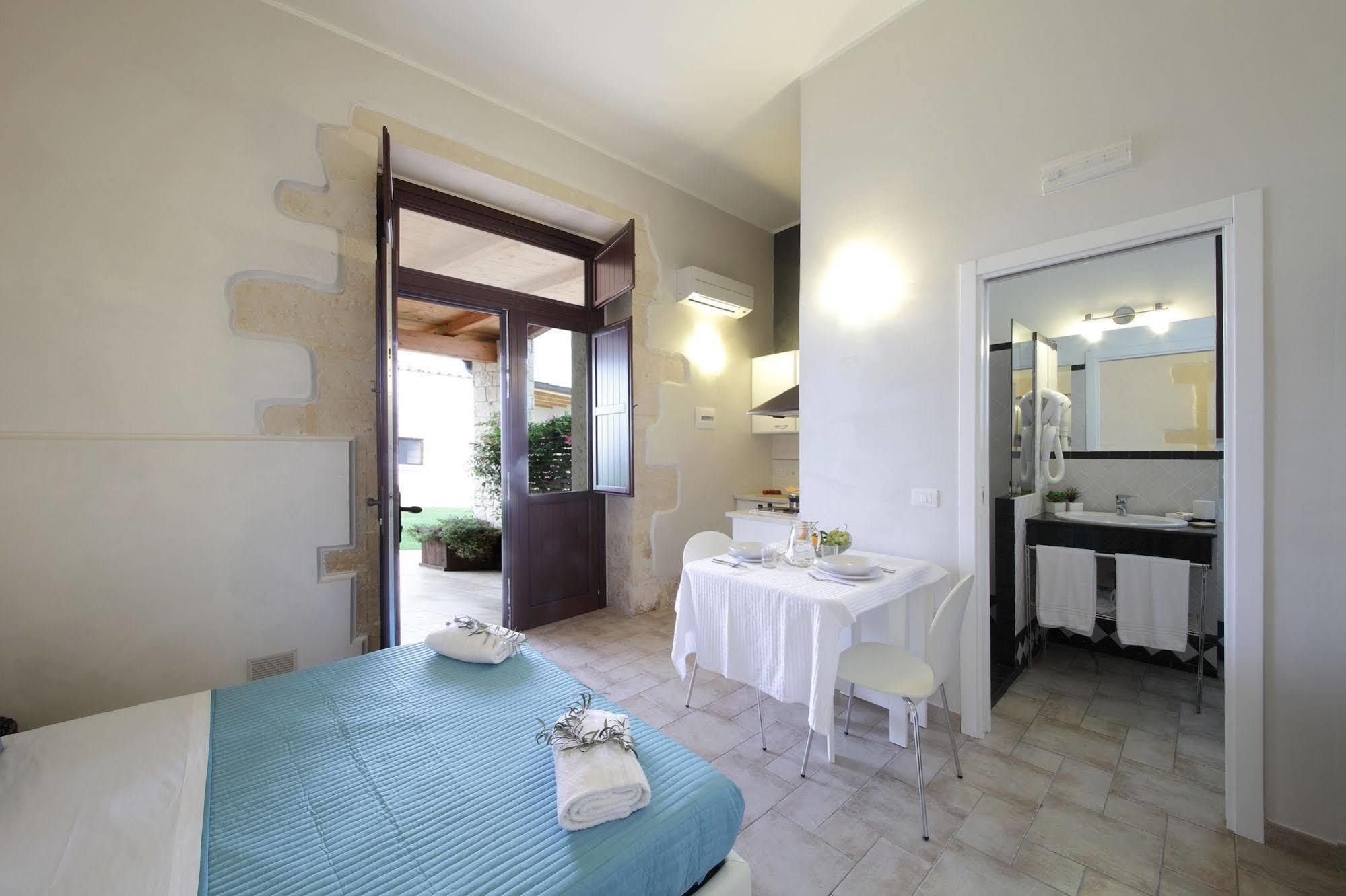 Casal Sikelio Aparthotel 4*
